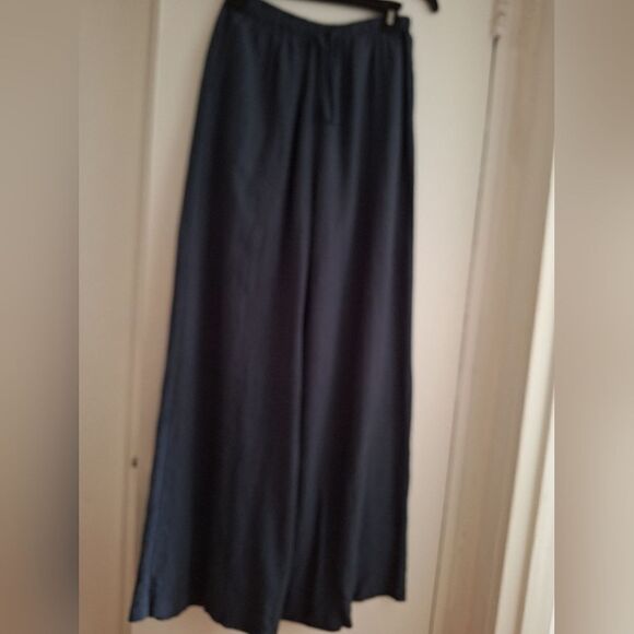 NWT WEWOREWHAT M soft navy color Linen blend pants - Picture 9 of 9